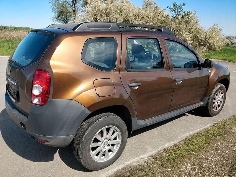 Second-hand Dacia Duster 105 CP (77 kW) 2010 Maro SUV
