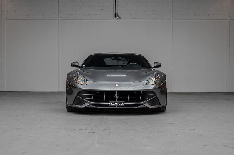 Gebraucht Ferrari F12 741 PS (545 kW) 2014 Grau Coupé