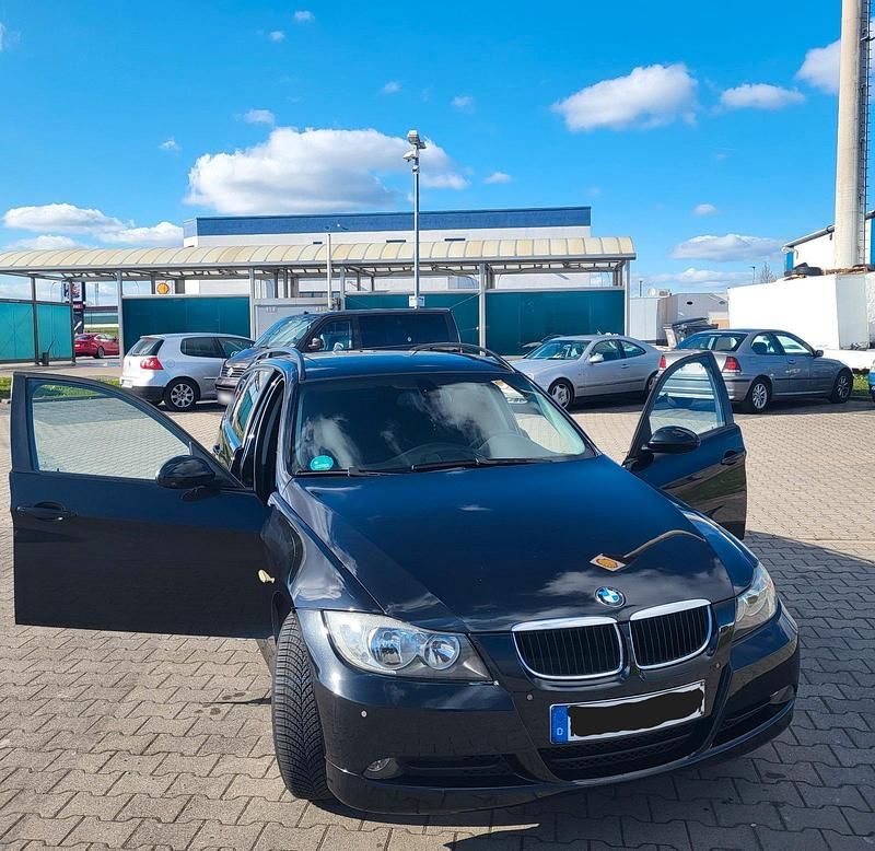 Gebraucht BMW 320 150 PS (110 kW) 2007 Schwarz Kombi