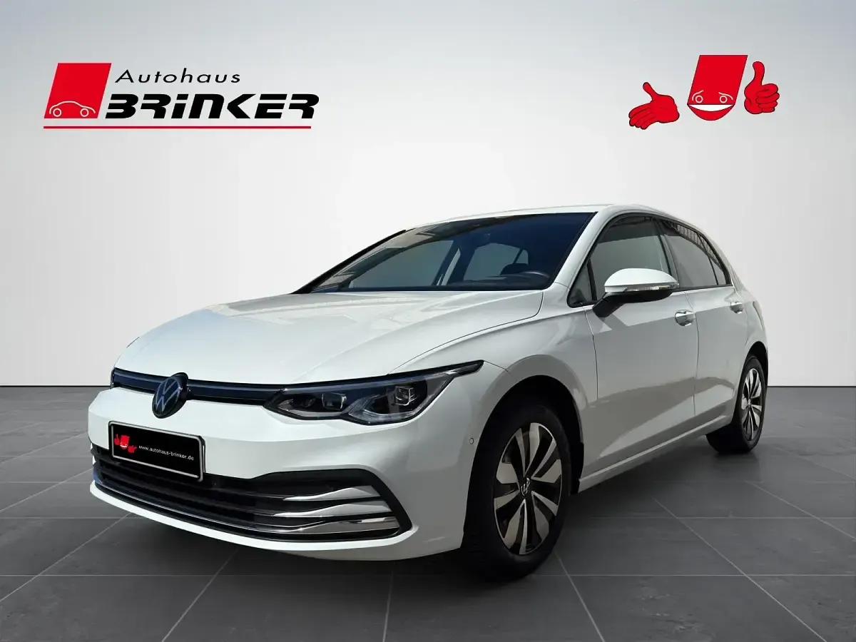 Gebraucht VW Golf VIII Move 131 PS (96 kW) 2023 Oryxweiß perlmutteffekt Limousine