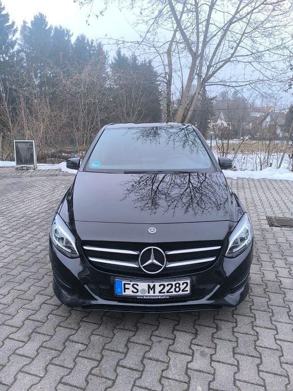 Gebraucht Mercedes B220 Edition 177 PS (130 kW) 2018 Schwarz Van / Kleinbus