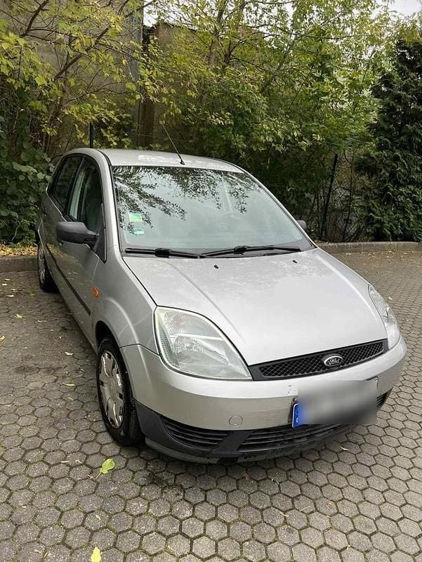 Silber Gebraucht 2003 Ford Fiesta Kleinwagen | 950 € (Superpreis) - Bild 1/4