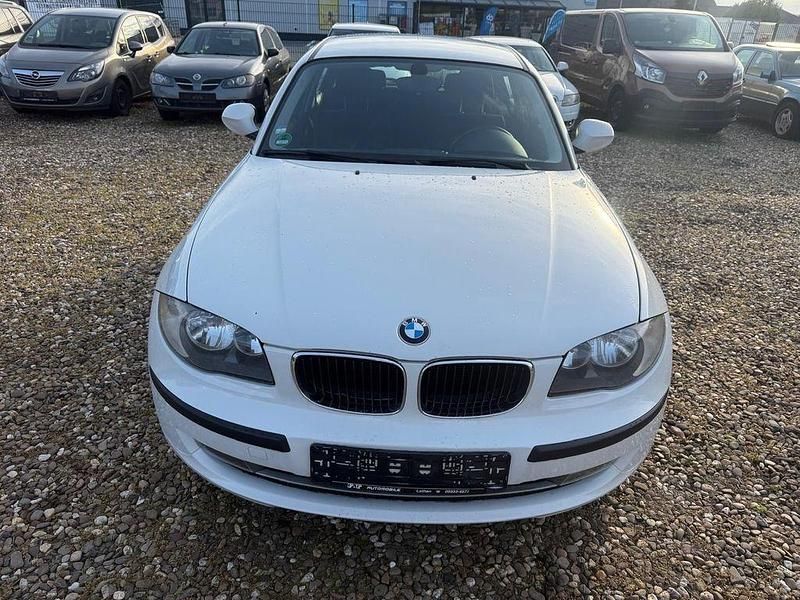 Gebraucht BMW 116 Advantage 122 PS (89 kW) 2010 Weiß Kleinwagen