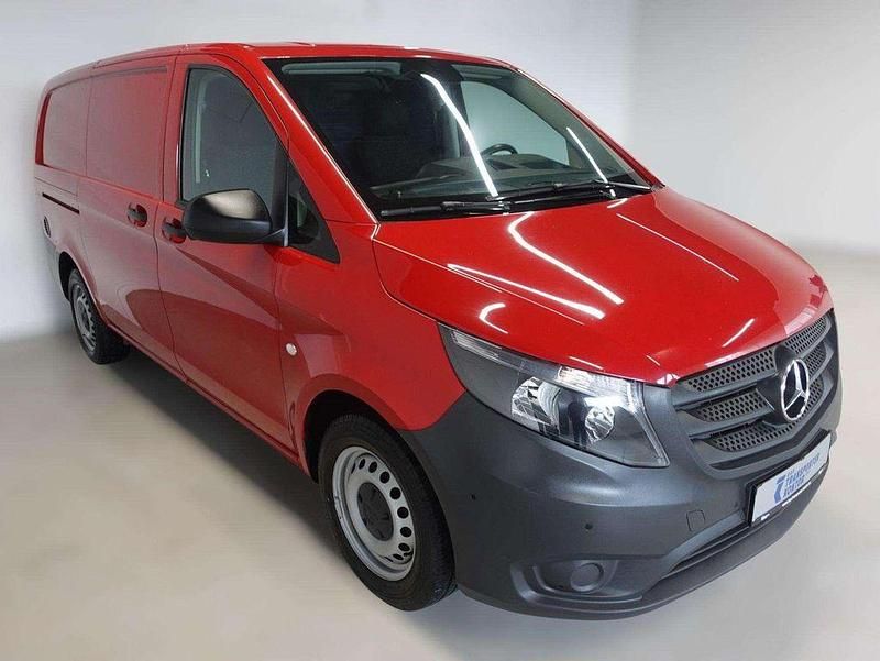 Gebraucht Mercedes Vito 102 PS (75 kW) 2021 Rot Van