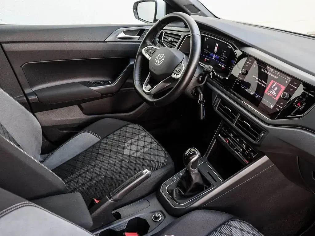 Gebraucht VW Polo R-line 95 PS (69 kW) 2022 Weiß Kleinwagen