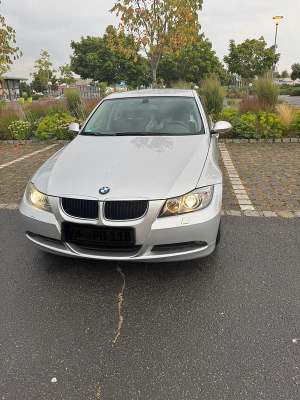 Silber Gebraucht 2007 BMW 320 Kombi | 3.300 € (Superpreis) - Bild 1/4