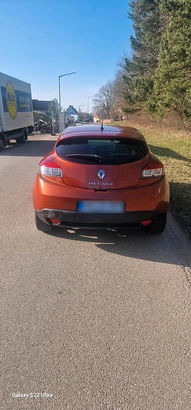 Gebraucht Renault Mégane III 90 PS (66 kW) 2009 Orange Coupé