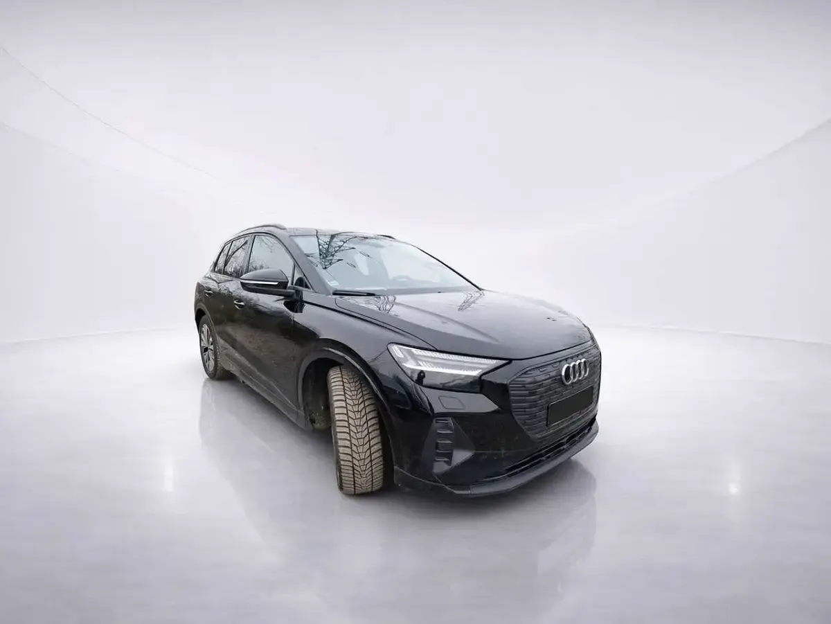 Second-hand Audi Q4 e-tron Ambiente 194 kW (265 CP) 2023 Negru SUV