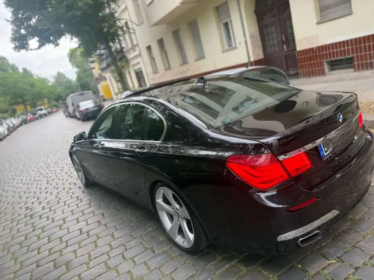 Gebraucht BMW 730 245 PS (180 kW) 2009 Schwarz Limousine