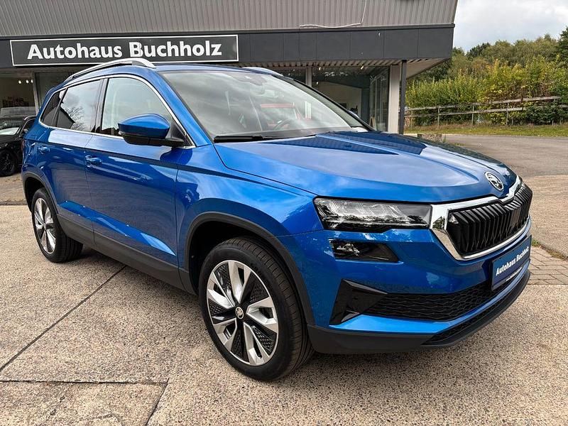 Blau Gebraucht 2024 Skoda Karoq Selection SUV | 29.490 € (Guter Preis) - Bild 1/4