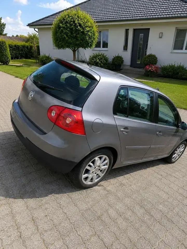 Gebraucht VW Golf IV 102 PS (75 kW) 2006 Grau Limousine
