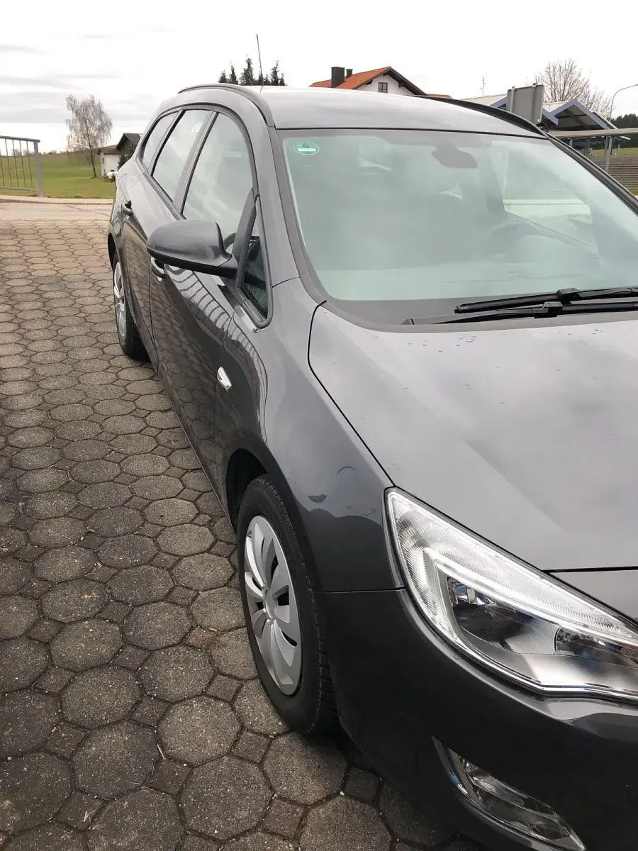 Gebraucht Opel Astra 120 PS (88 kW) 2011 Grau Kombi
