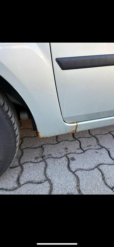 Second-hand Ford Fiesta 70 CP (51 kW) 2004 Argintiu Hatchback
