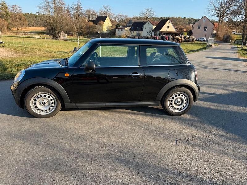 Gebraucht Mini ONE 75 PS (55 kW) 2009 Schwarz Kleinwagen