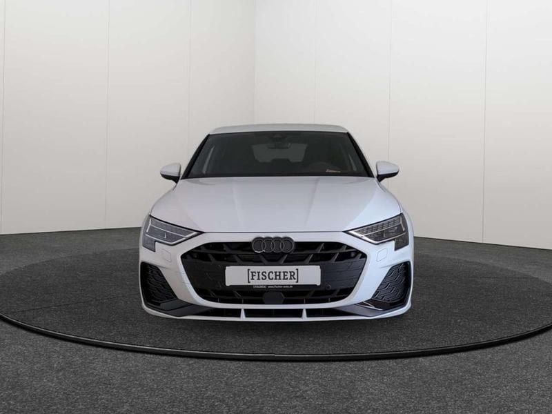Gebraucht Audi A3 S-Line 150 PS (110 kW) 2025 Arkonaweiß Limousine