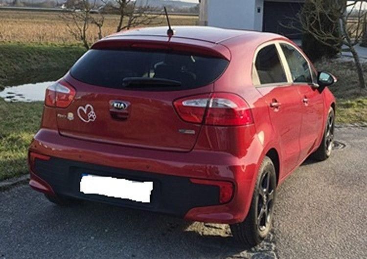 Gebraucht Kia Rio DREAM-TEAM Edition 109 PS (80 kW) 2016 Rot Kleinwagen