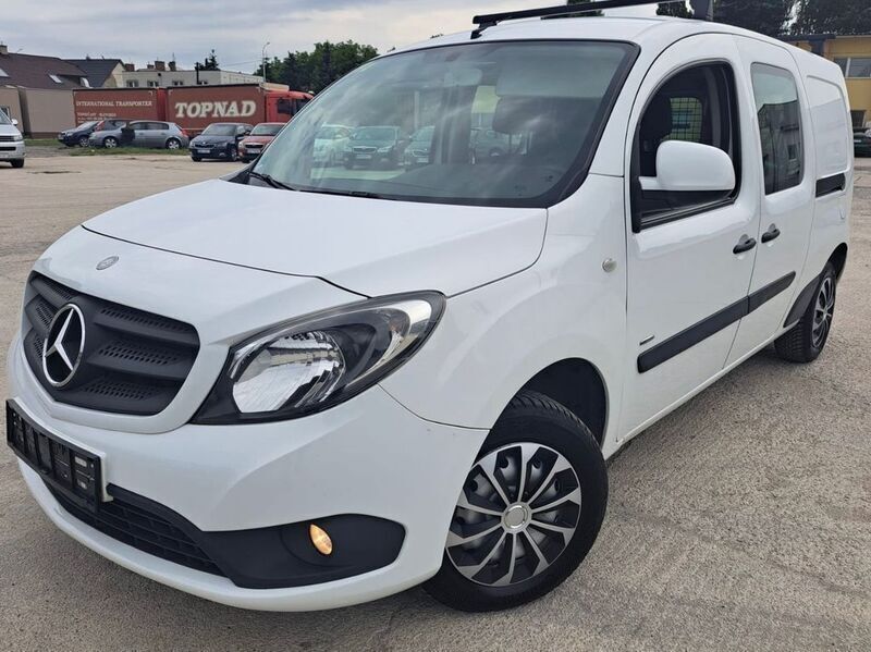 Weiß Gebraucht 2017 Mercedes Citan 111 Van / Kleinbus | 9.900 € - Bild 1/4