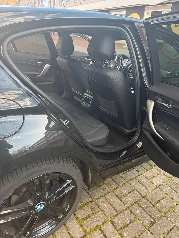 Gebraucht BMW 118 Shadowline 136 PS (100 kW) 2019 Schwarz Kleinwagen