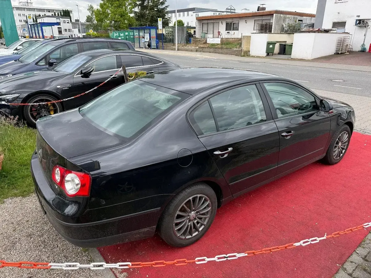 Gebraucht VW Passat Trendline 160 PS (117 kW) 2009 Schwarz Limousine