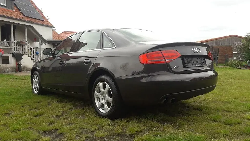Używany Audi A4 Ambiente 160 KM (117 kW) 2009 Szary Sedan/Limuzyna