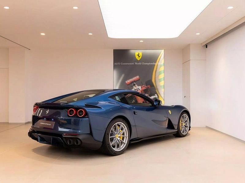 Gebraucht Ferrari 812 799 PS (587 kW) 2021 Blau