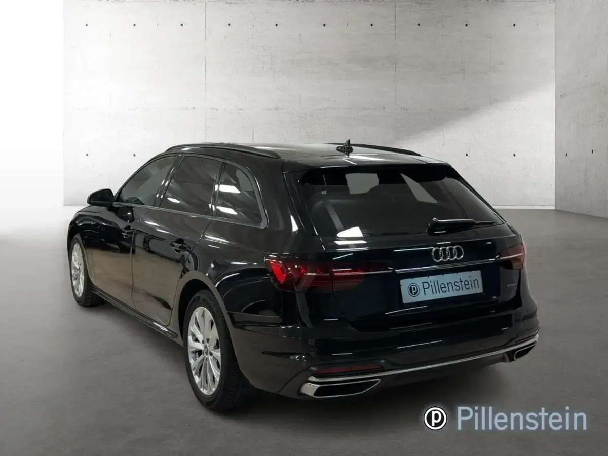 Gebraucht Audi A4 S-Line 204 PS (150 kW) 2023 Schwarz Kombi
