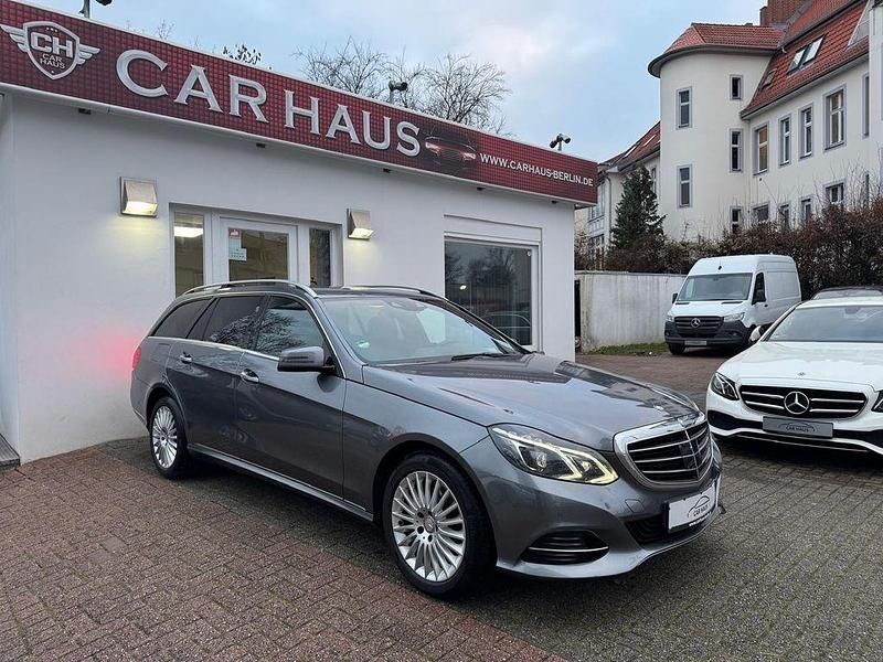 Gebraucht Mercedes E220 Edition 170 PS (125 kW) 2015 Grau Limousine