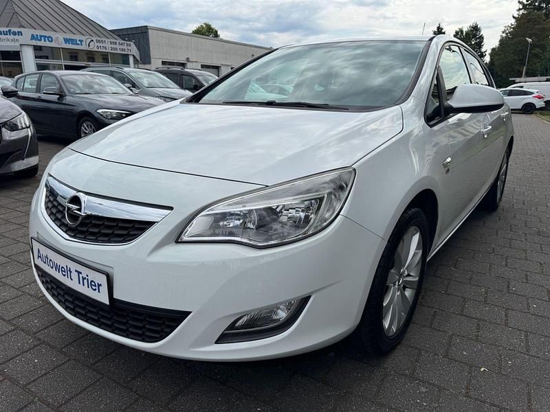 Second-hand Opel Astra 87 CP (63 kW) 2012 Alb Hatchback