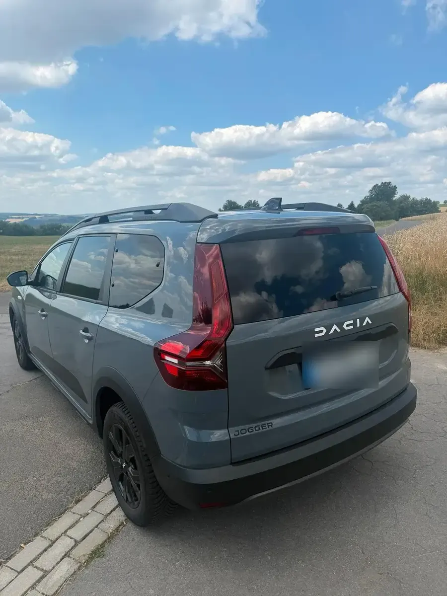 Gebraucht Dacia Jogger Extreme 110 PS (80 kW) 2023 Grau Van / Kleinbus