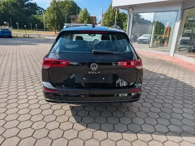 Gebraucht VW Golf VIII Life 110 PS (80 kW) 2022 Schwarz Kombi