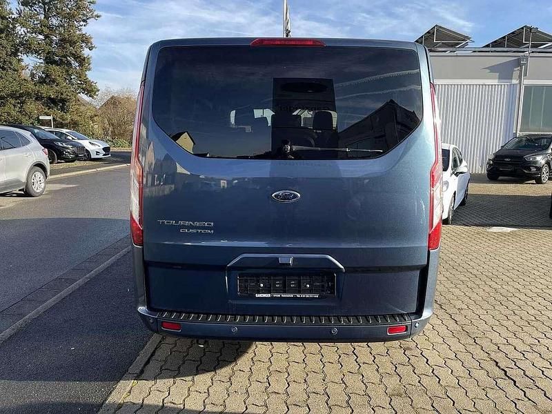 Gebraucht Ford Tourneo Titanium X 170 PS (125 kW) 2023 Chromablaumetallic Van / Kleinbus