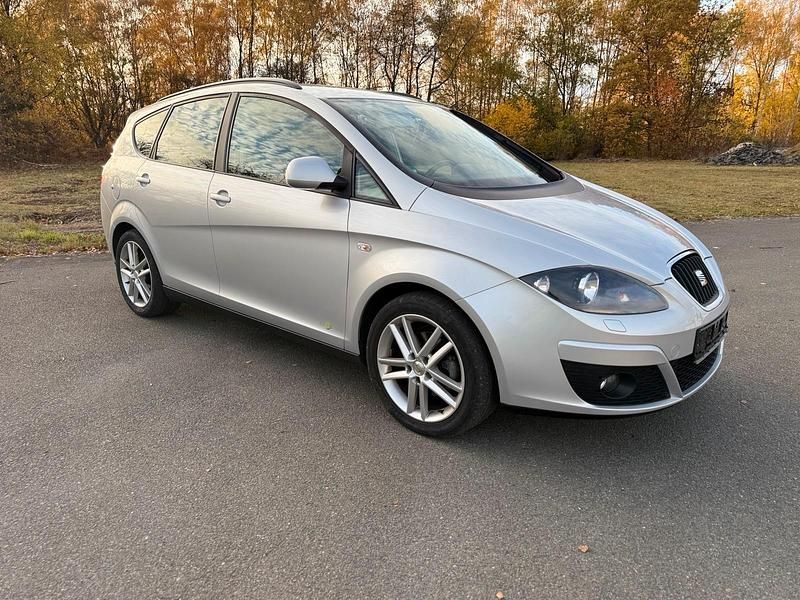 Silber Gebraucht 2012 Seat Altea XL Ecomotive Van / Kleinbus | 4.250 € (Superpreis) - Bild 1/4