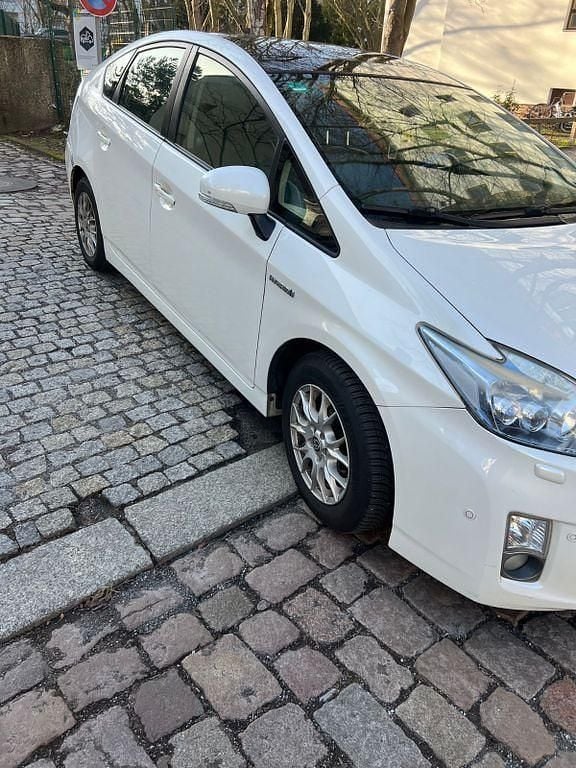 Gebraucht Toyota Prius Executive 136 PS (100 kW) 2010 Weiß Kleinwagen