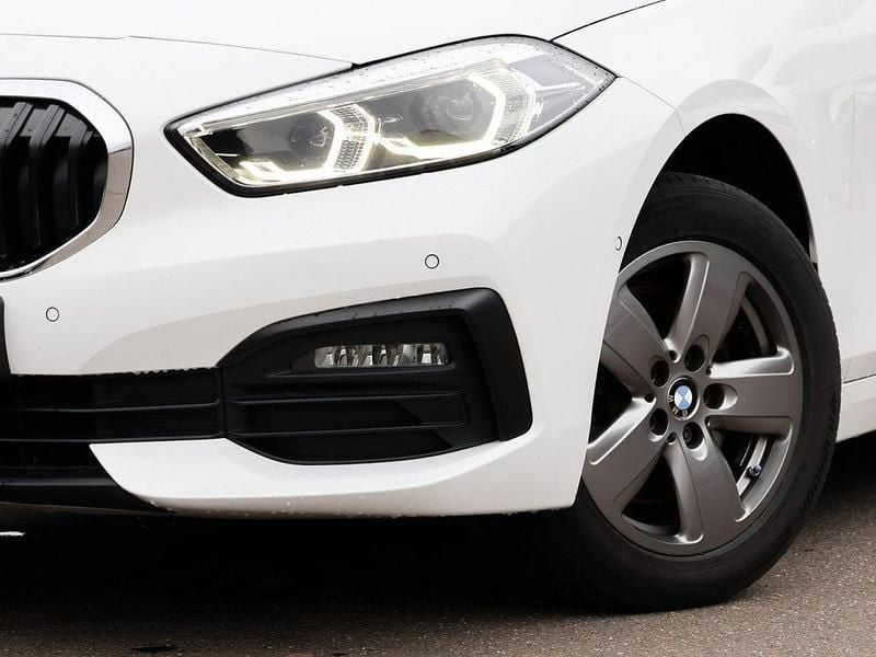 Gebraucht BMW 118 Advantage 136 PS (100 kW) 2023 Alpinweiss iii Kleinwagen