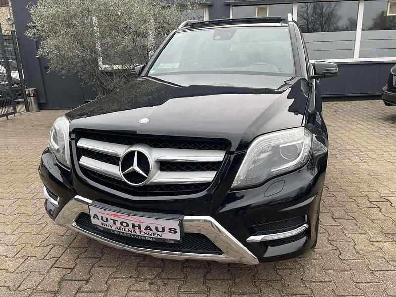 Obsidianschwarz metalliclack Gebraucht 2012 Mercedes GLK250 AMG SUV | 10.500 € (Fairer Preis) - Bild 1/4