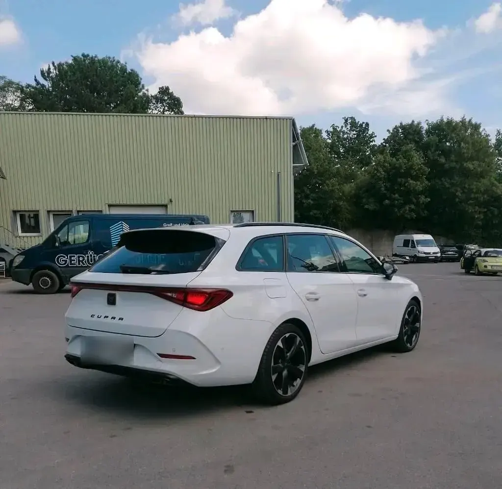 Gebraucht Cupra Leon 150 PS (110 kW) 2023 Weiß Kombi