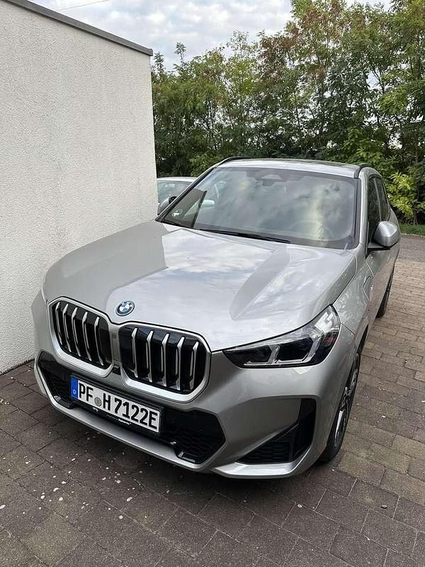 Neu 2025 BMW X1 M Sport SUV | 49.950 € (Etwas zu teuer) - Bild 1/4