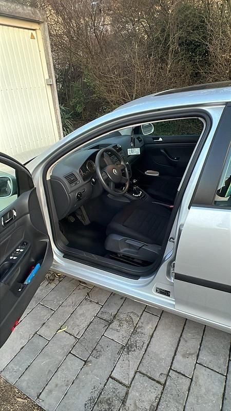 Gebraucht VW Golf V 101 PS (74 kW) 2005 Silber Kleinwagen