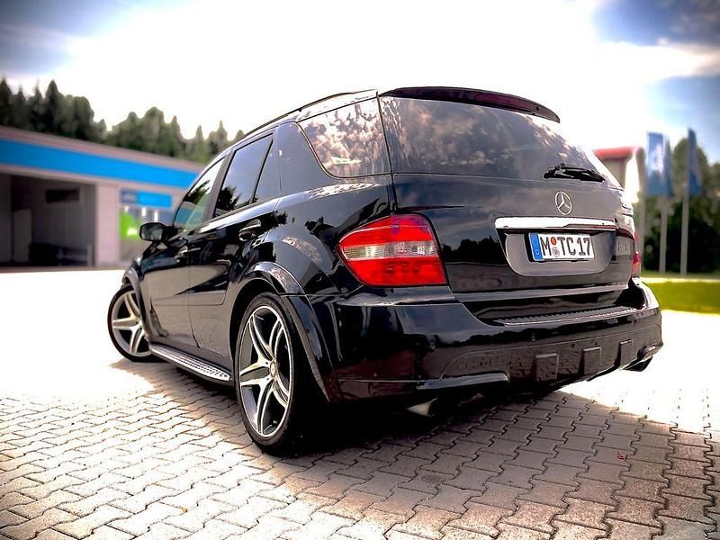 Gebraucht Mercedes ML320 AMG 224 PS (164 kW) 2006 Schwarz SUV