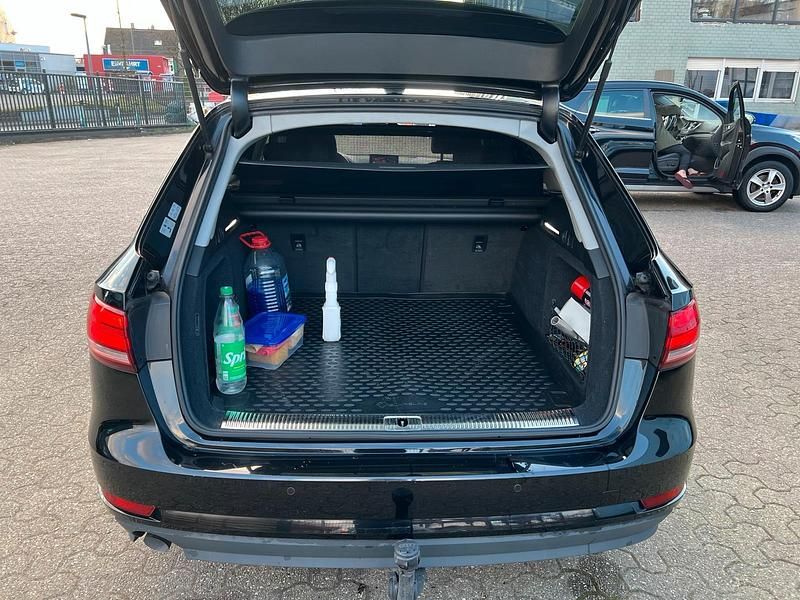 Gebraucht Audi A4 150 PS (110 kW) 2018 Schwarz Kombi
