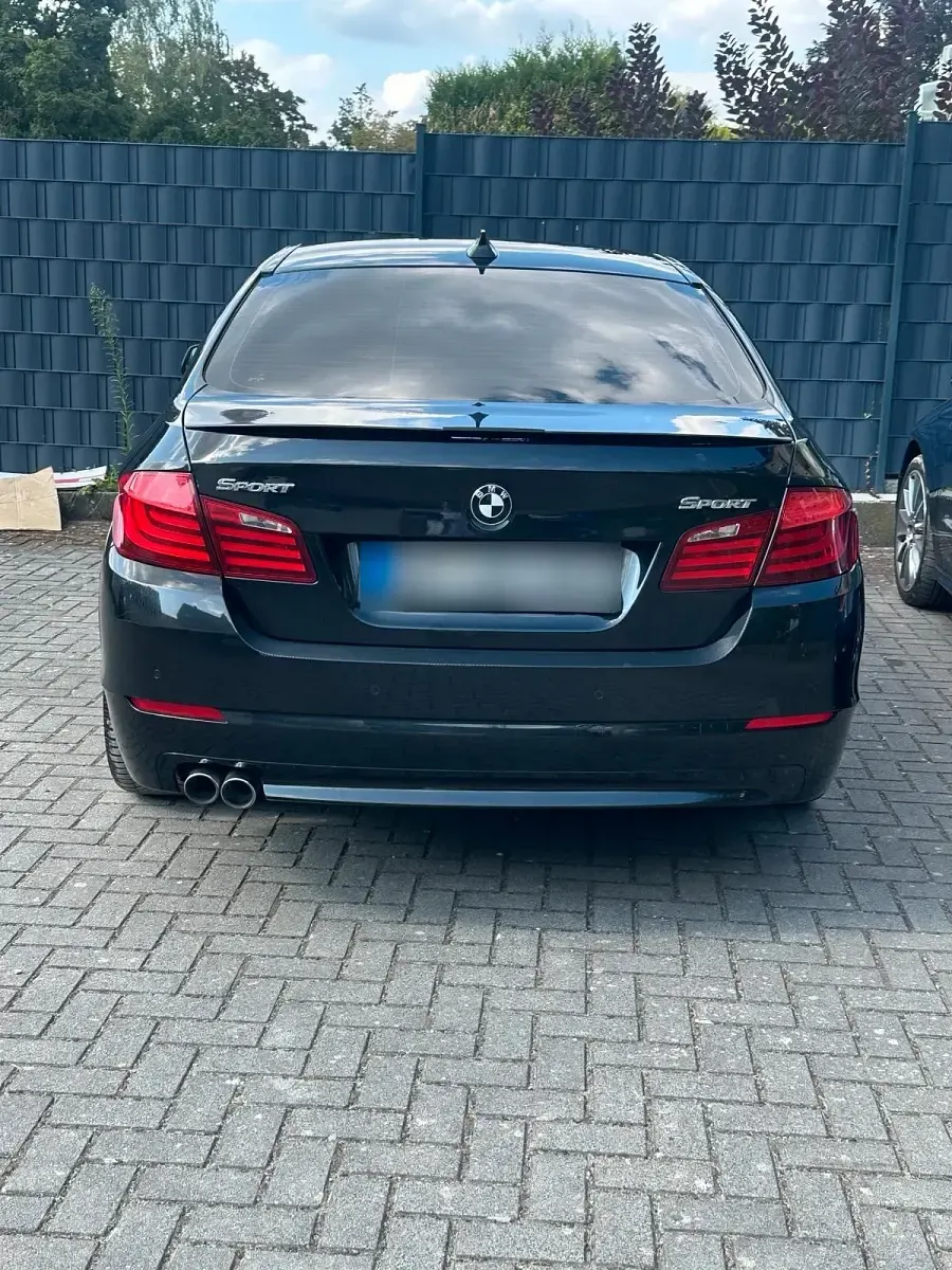 Gebraucht BMW 520 204 PS (150 kW) 2012 Schwarz Limousine
