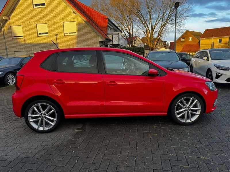 Gebraucht VW Polo Highline 110 PS (80 kW) 2015 Flashrot Kleinwagen