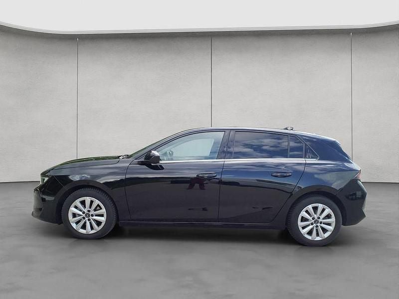 Gebraucht Opel Astra Elegance 131 PS (96 kW) 2023 Karbon schwarz metallic Limousine
