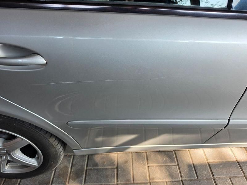 Gebraucht Mercedes E220 Classic 150 PS (110 kW) 2003 Silber Limousine