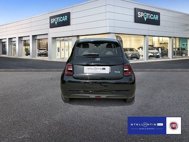 Neu Fiat 500e Red 69 kW (95 PS) 2025 Schwarz Limousine