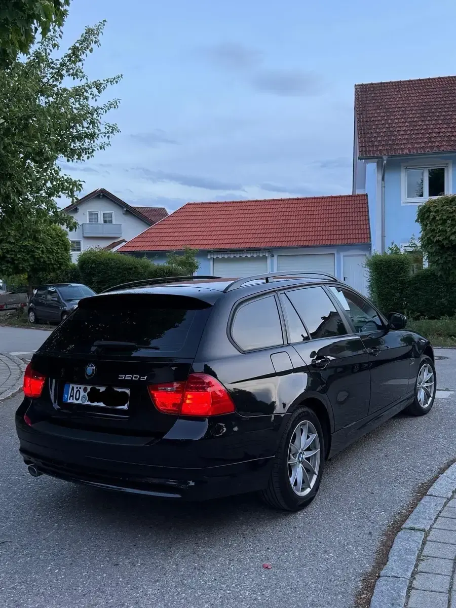 Usata BMW 320 177 CV (130 kW) 2009 Nero Berlina
