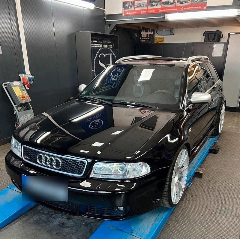 Second-hand Audi RS4 381 CP (280 kW) 2000 Negru Break