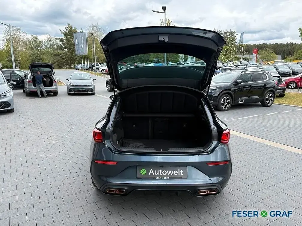Gebraucht Cupra Leon 204 PS (150 kW) 2024 Magnetic grau metallic Limousine