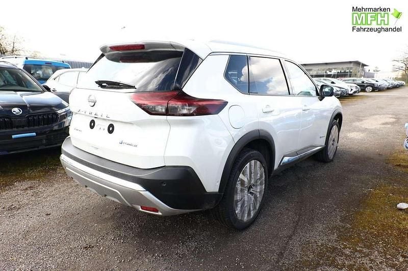 Neu Nissan X-Trail Tekna+ 213 PS (156 kW) 2025 Pearl white perleffekt SUV