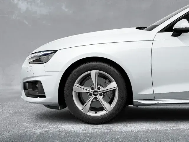 Gebraucht Audi A4 Advanced 150 PS (110 kW) 2024 Gletscherweiß metallic Kombi